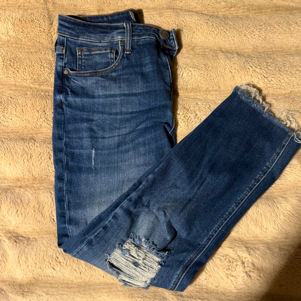 Kut from the Kloth Distressed Crop Denim Sz 
6